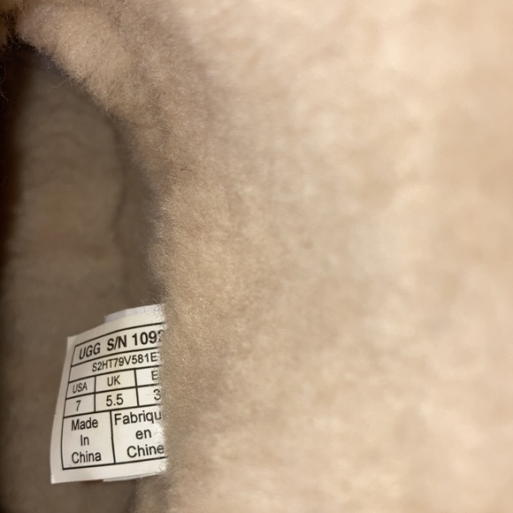 Ugg Boots - Picture 9 of 9